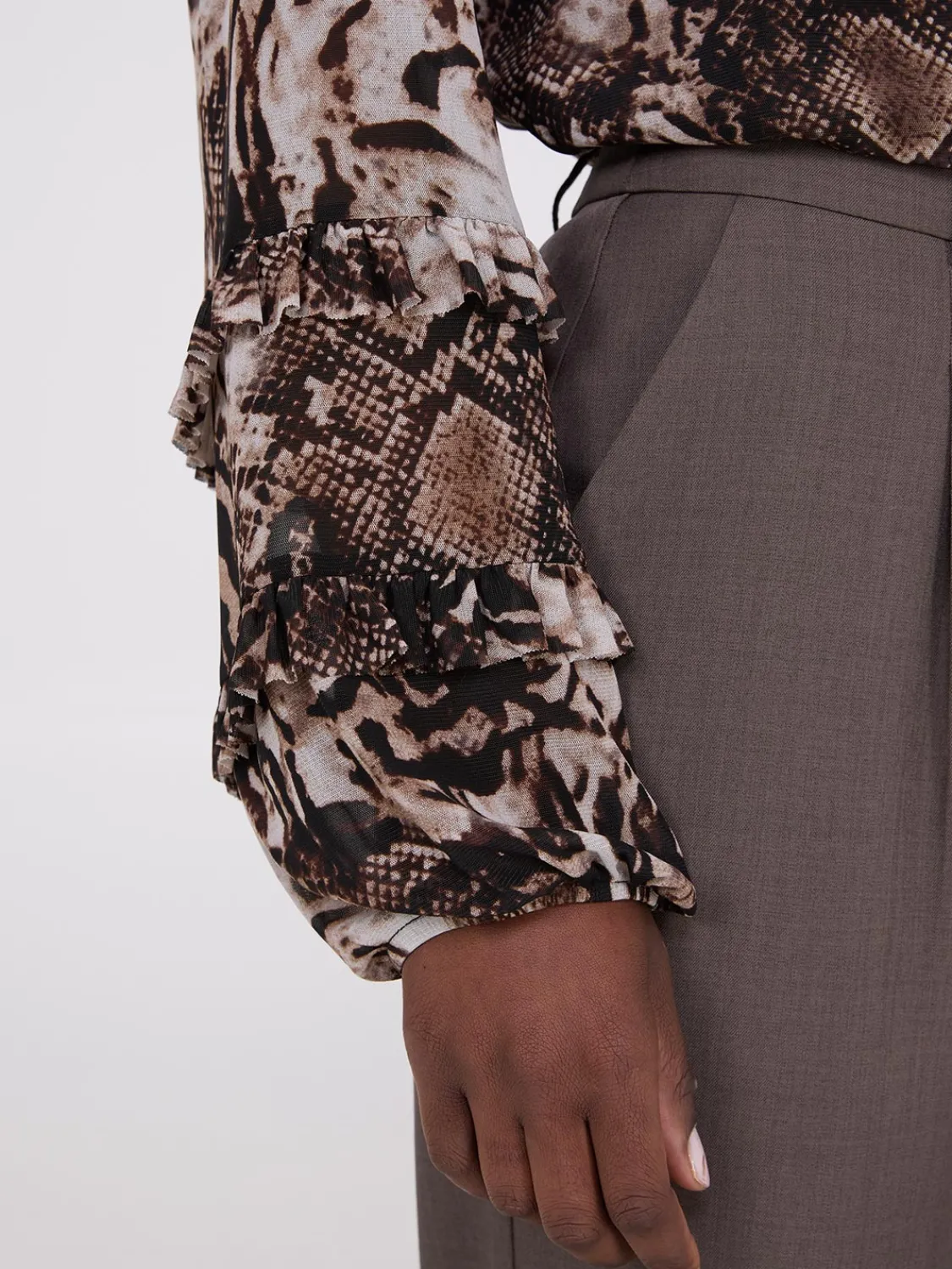 Suzy Shier Tops|Long Sleeve>Animal Print Mesh Top With Ruffle Details