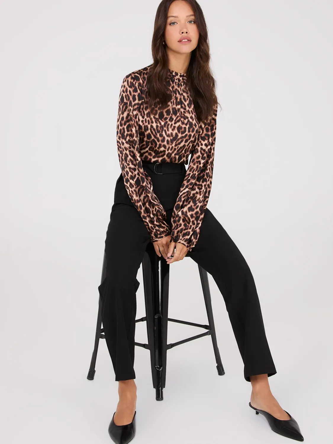Suzy Shier Tops|Long Sleeve>Animal Print Mock Neck Satin Popover Blouse