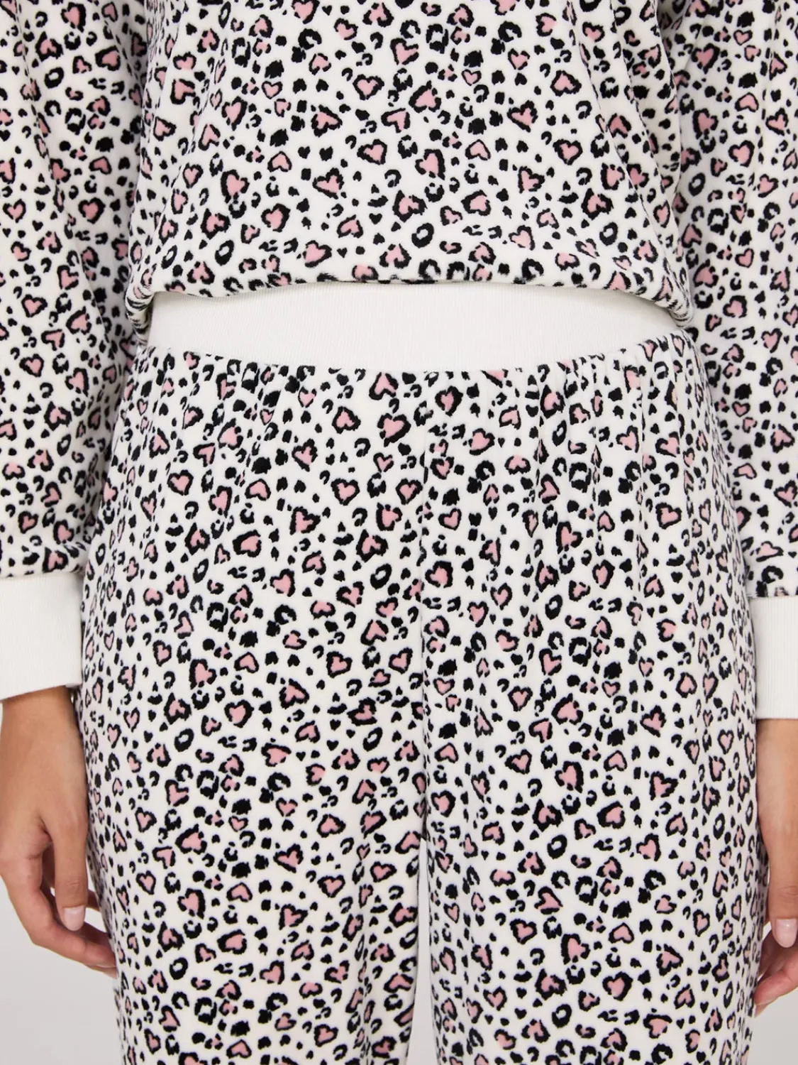 Suzy Shier Lounge & Pjs>Animal Print Velour Pajama Set