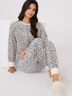 Suzy Shier Lounge & Pjs><noscript><img width=