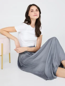 Suzy Shier Skirts>Broomstick Pleated Satin Skirt
