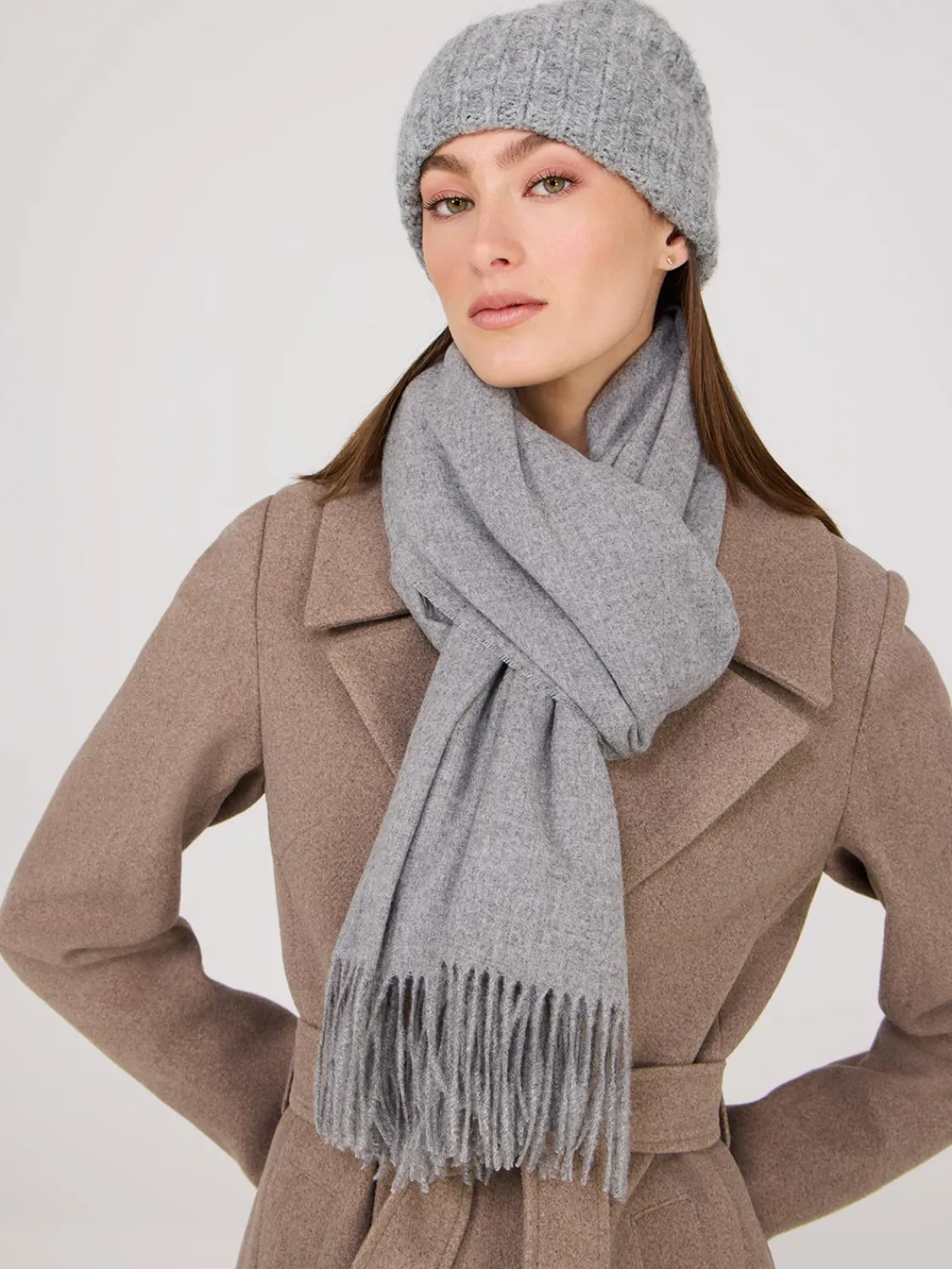 Suzy Shier Hats & Scarves & Gloves>Brushed Scarf With Fringe Edges