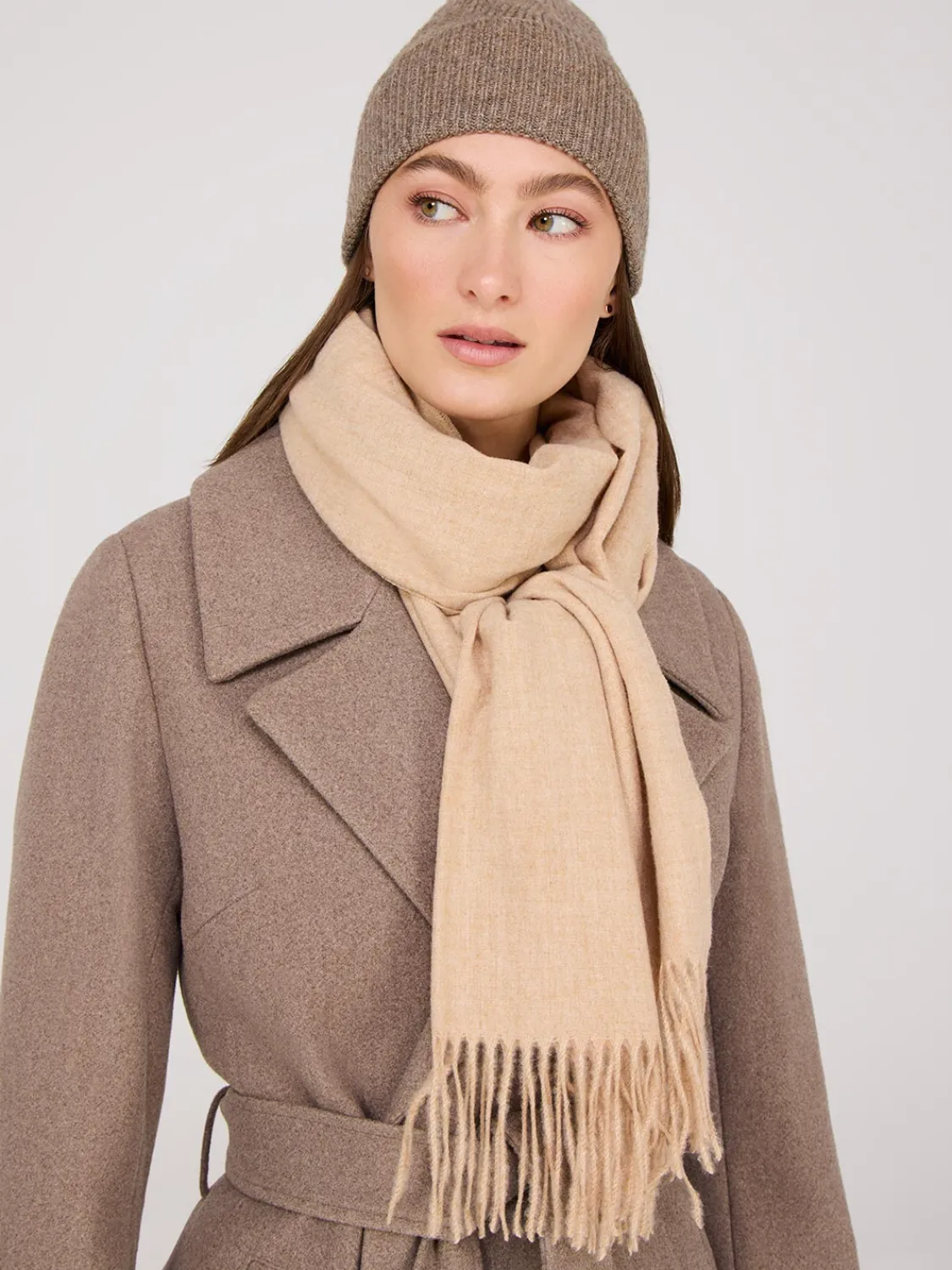 Suzy Shier Hats & Scarves & Gloves>Brushed Scarf With Fringe Edges