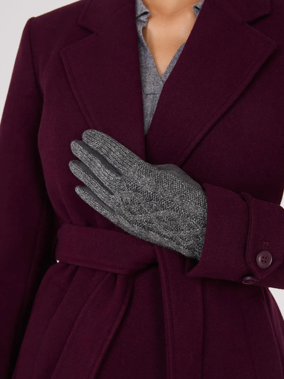 Suzy Shier Hats & Scarves & Gloves>Cable Knit ITouch Gloves