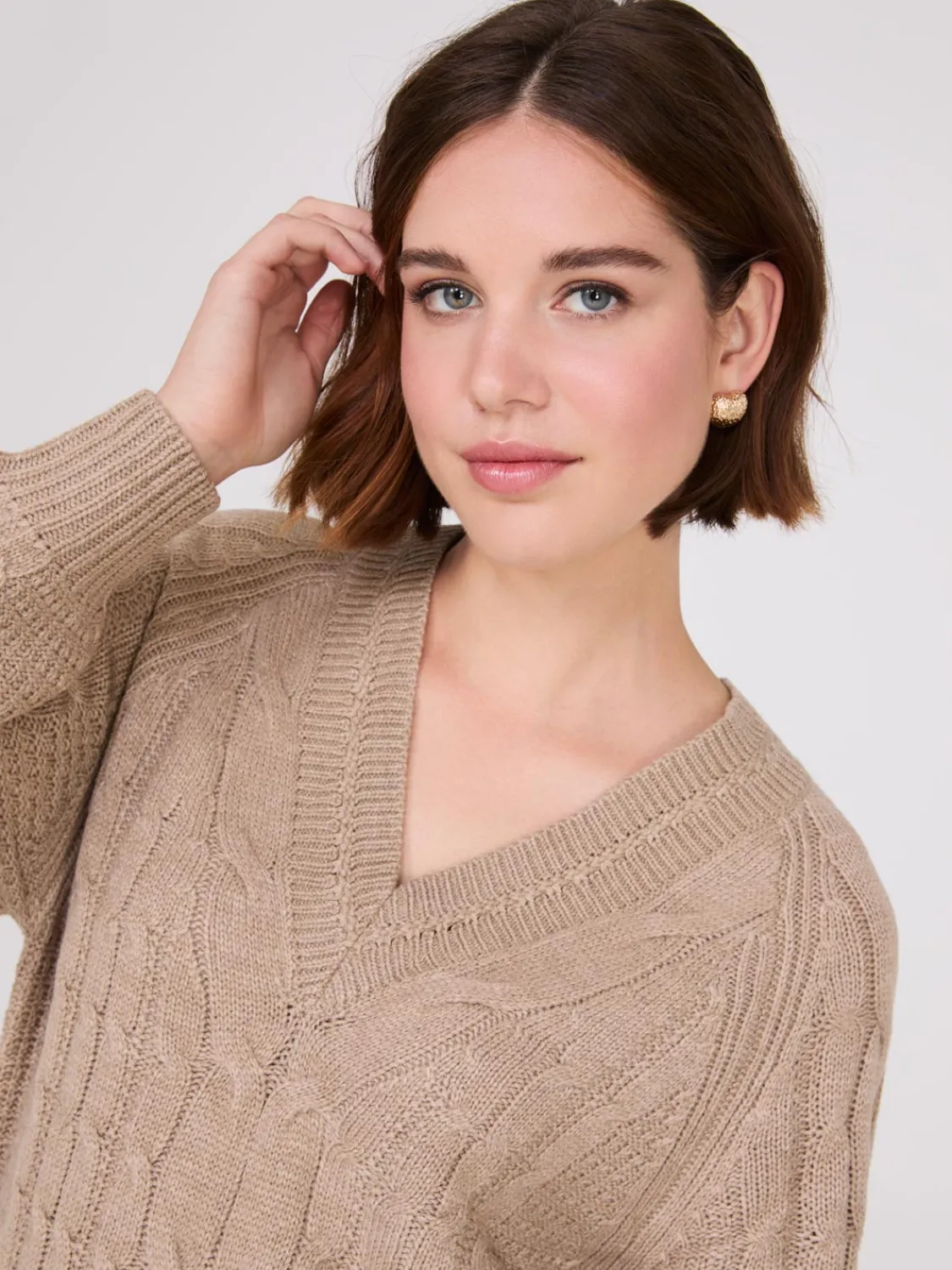 Suzy Shier Long Sleeve|Sweaters & Cardigans>Cable Knit V-Neck Sweater