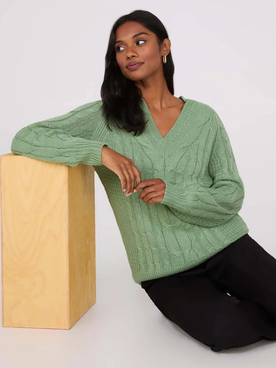 Suzy Shier Long Sleeve|Sweaters & Cardigans>Cable Knit V-Neck Sweater