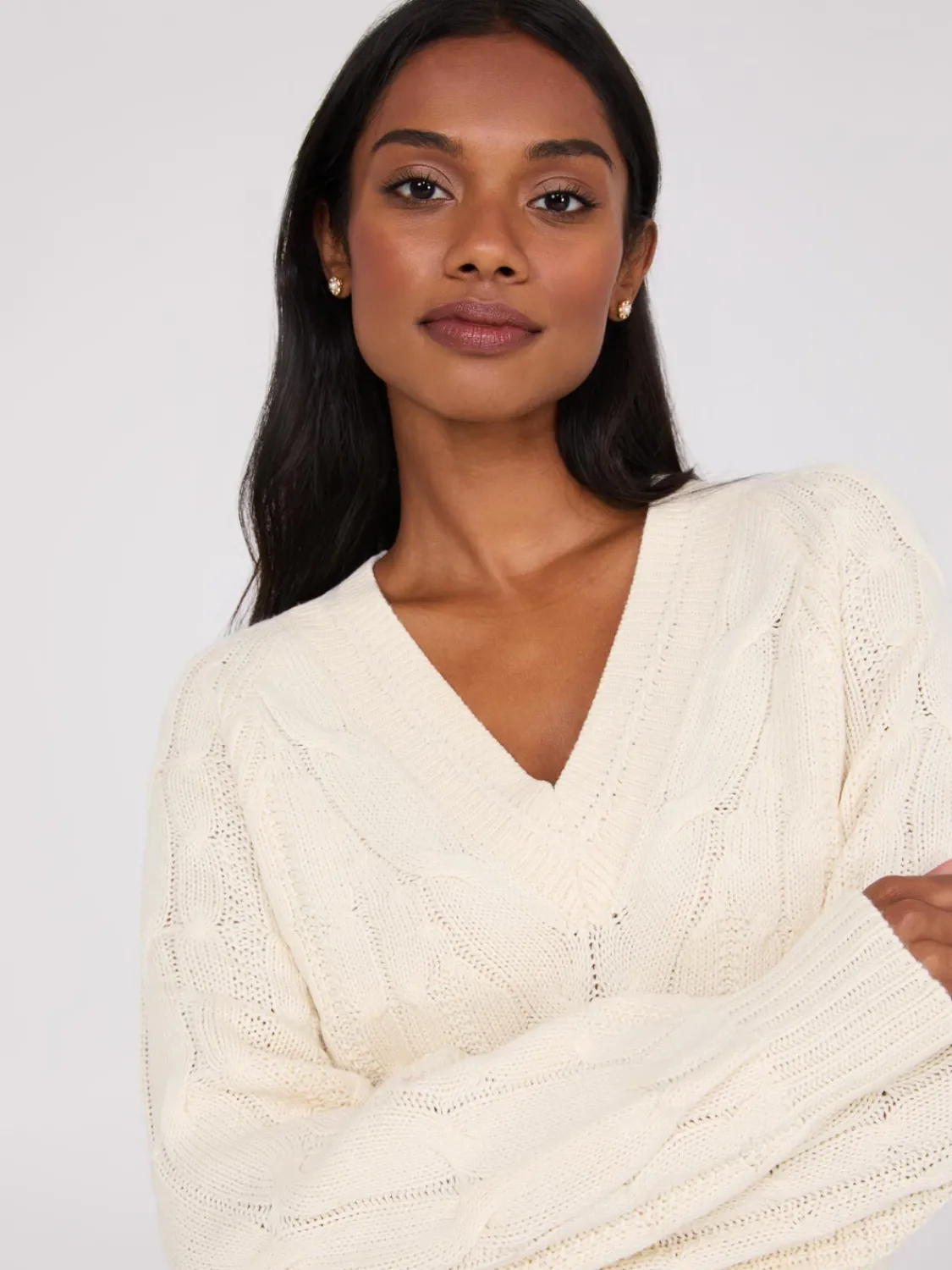 Suzy Shier Long Sleeve|Sweaters & Cardigans>Cable Knit V-Neck Sweater
