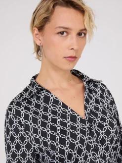 Suzy Shier Tops|Long Sleeve>Chain Print Split Neck Button-Down Blouse