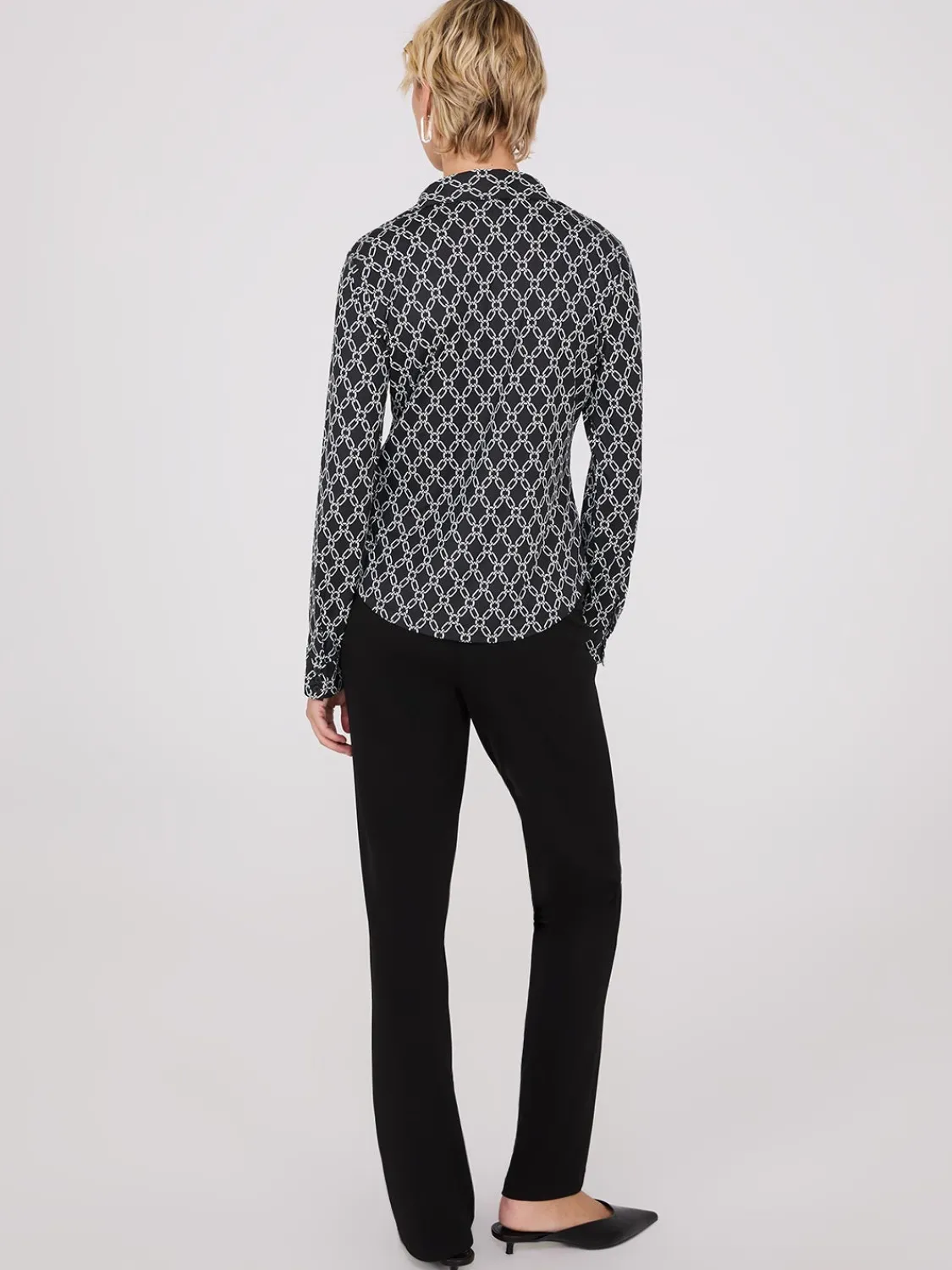 Suzy Shier Tops|Long Sleeve>Chain Print Split Neck Button-Down Blouse