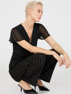 Suzy Shier Tops|Short Sleeve>Chiffon Flutter Sleeve Top With Metal Detail