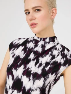 Suzy Shier Tops|Sleeveless>Colour Wash Funnel Neck Top