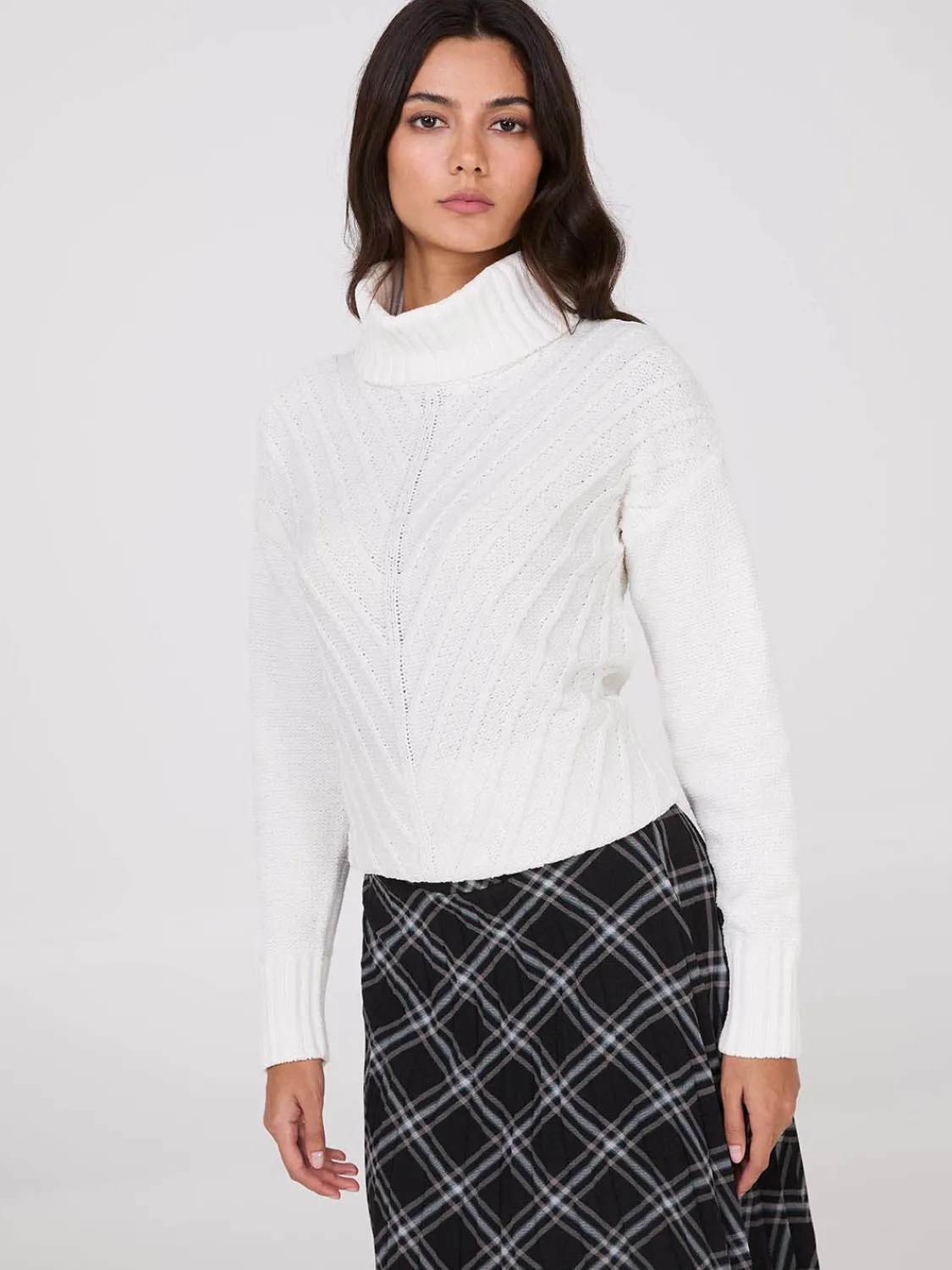 Suzy Shier Long Sleeve|Sweaters & Cardigans>Cowl Neck Chenille Sweater