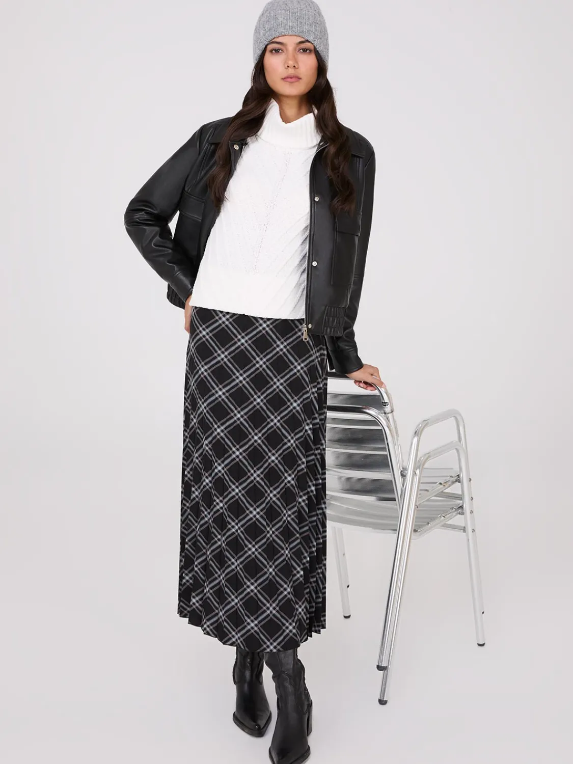 Suzy Shier Long Sleeve|Sweaters & Cardigans>Cowl Neck Chenille Sweater
