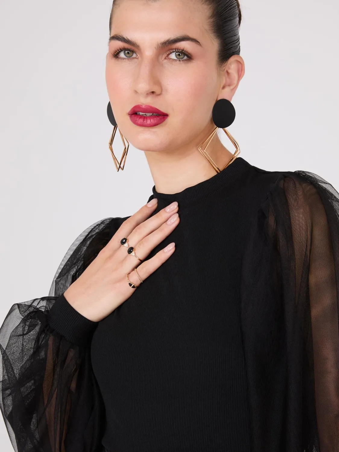 Suzy Shier Tops|Long Sleeve>Crew Neck Top With Mesh Balloon Sleeves