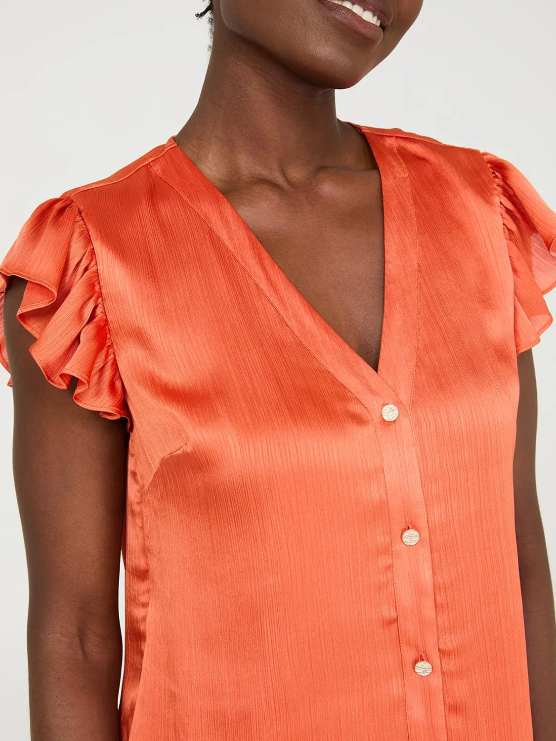 Suzy Shier Tops|Short Sleeve>Crinkle Satin Ruffle Sleeve Button-Front Blouse