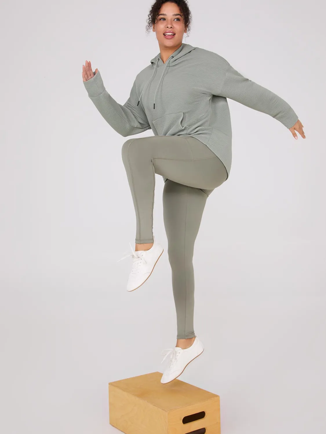 Suzy Shier Leggings & Sweatpants>Criss-Cross Pocket Leggings