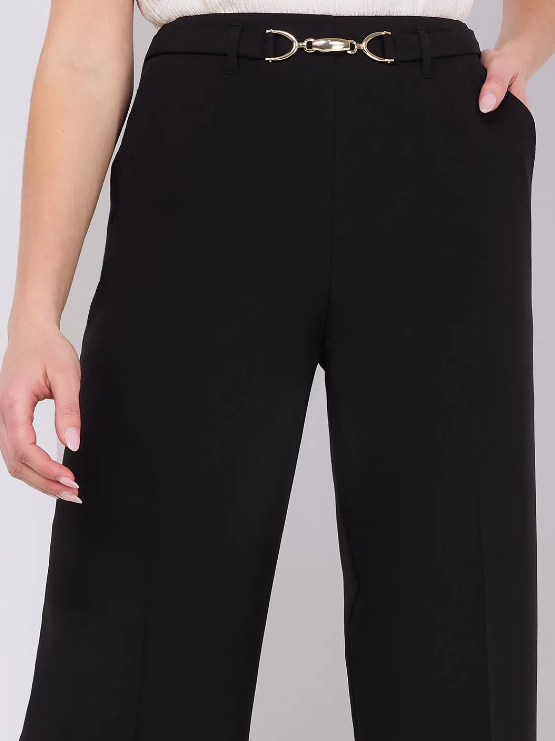 Suzy Shier Bottoms|Pants>Cropped Wide-Leg Pants With Gold Hardware