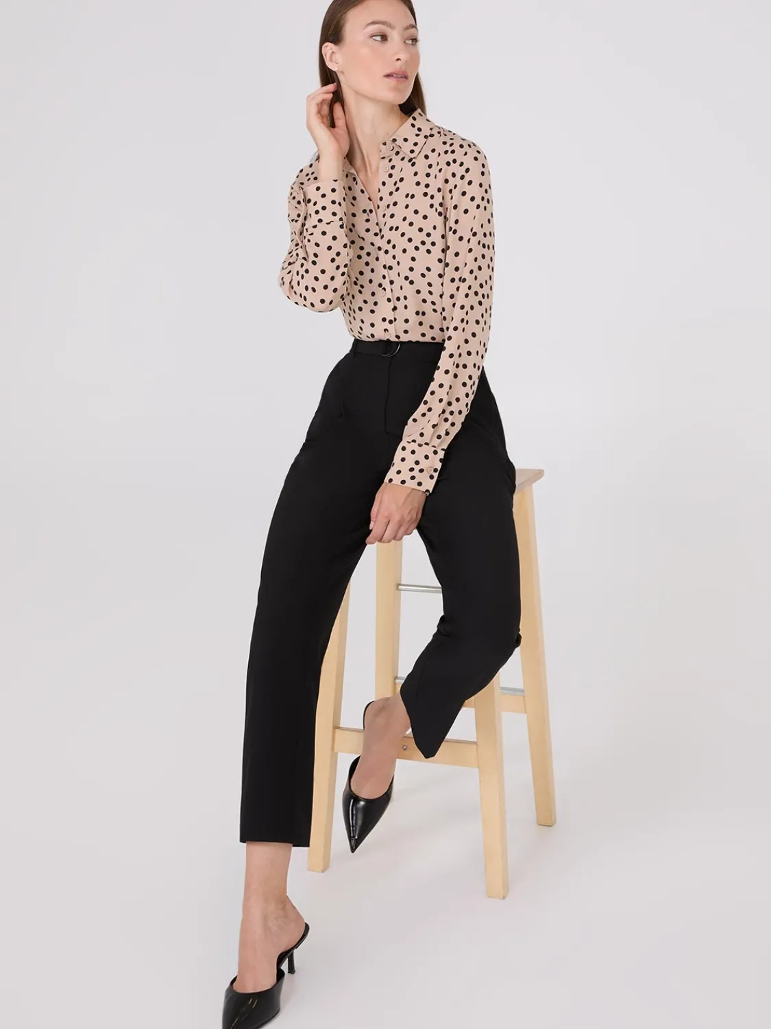 Suzy Shier Tops|Long Sleeve>Dot Print Chiffon Button-Front Blouse
