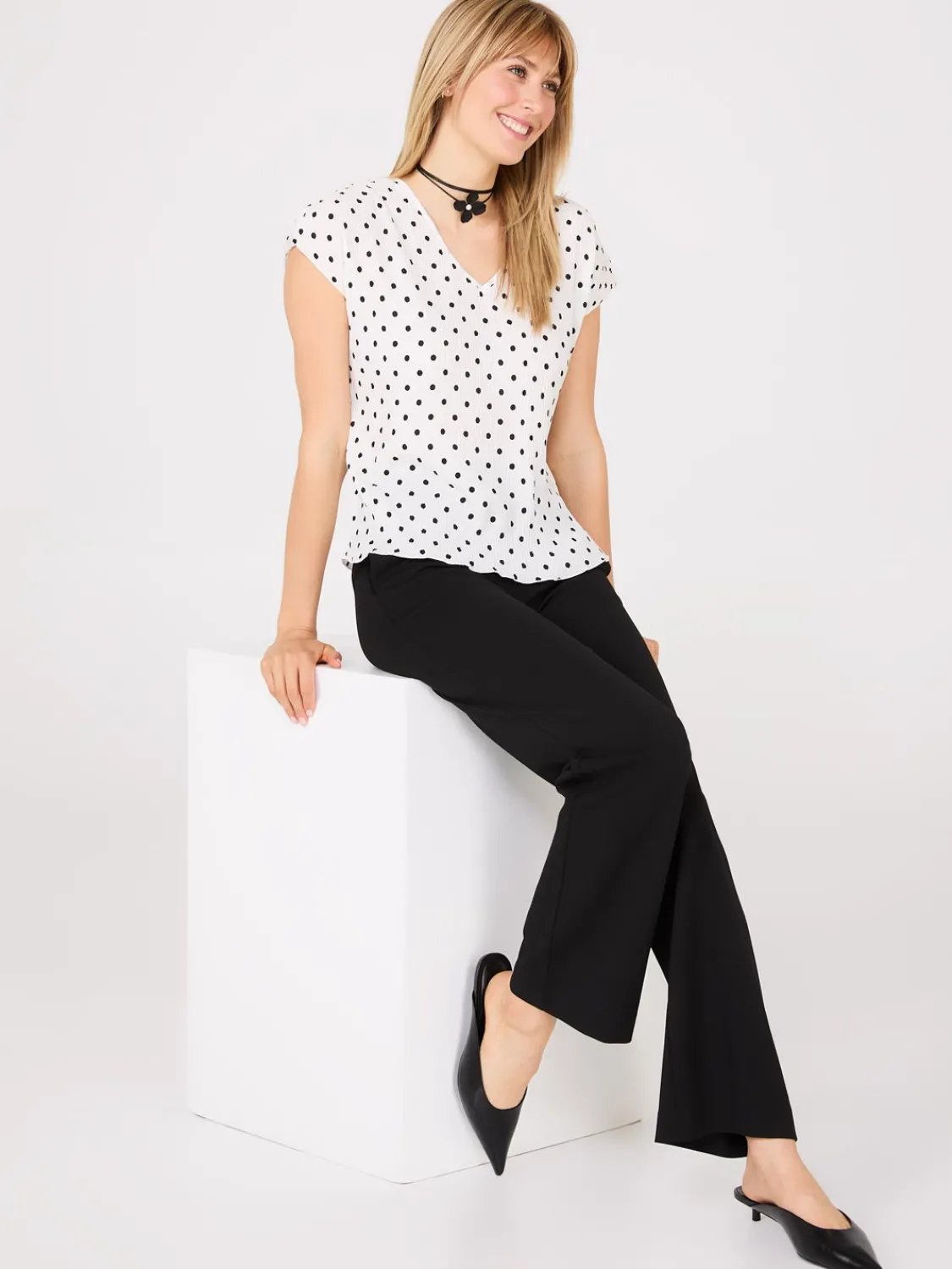 Suzy Shier Tops|Short Sleeve>Dot Print V-Neck Pleated Top