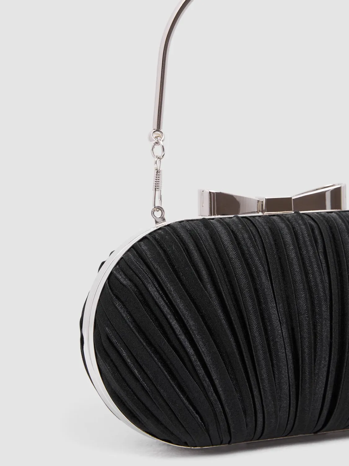 Suzy Shier Handbags By Le Château>Draped Satin Handbag