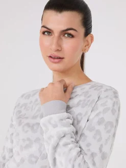 Suzy Shier Lounge & Pjs>Embossed Animal Print Plush Pajama Set