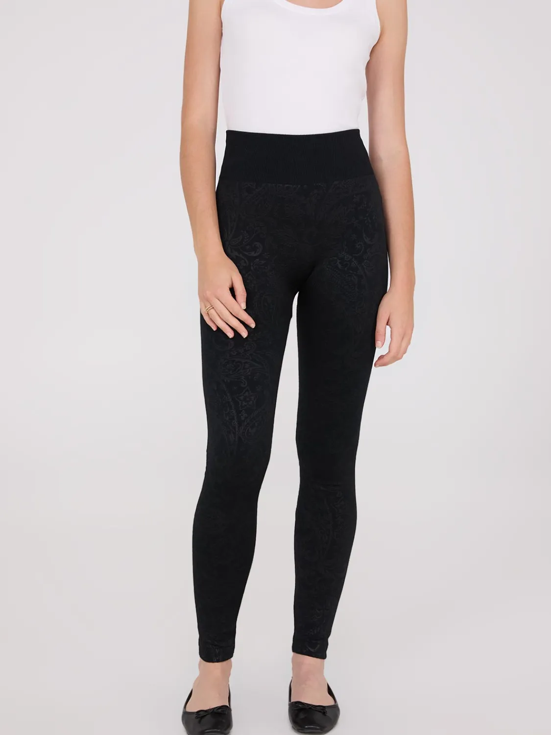 Suzy Shier Leggings & Sweatpants>Embossed Paisley Print Fleece Lined Leggings