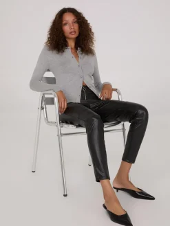Suzy Shier Pants>Exposed Zipper Faux Leather Pants