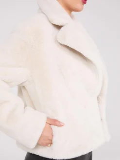 Suzy Shier Puffers & Jackets|Puffers & Jackets>Faux Fur Jacket