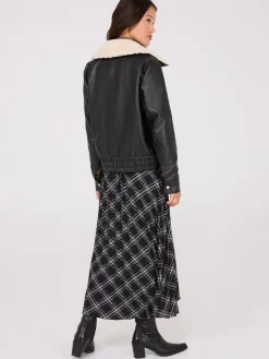 Suzy Shier Puffers & Jackets|Puffers & Jackets><noscript><img width=
