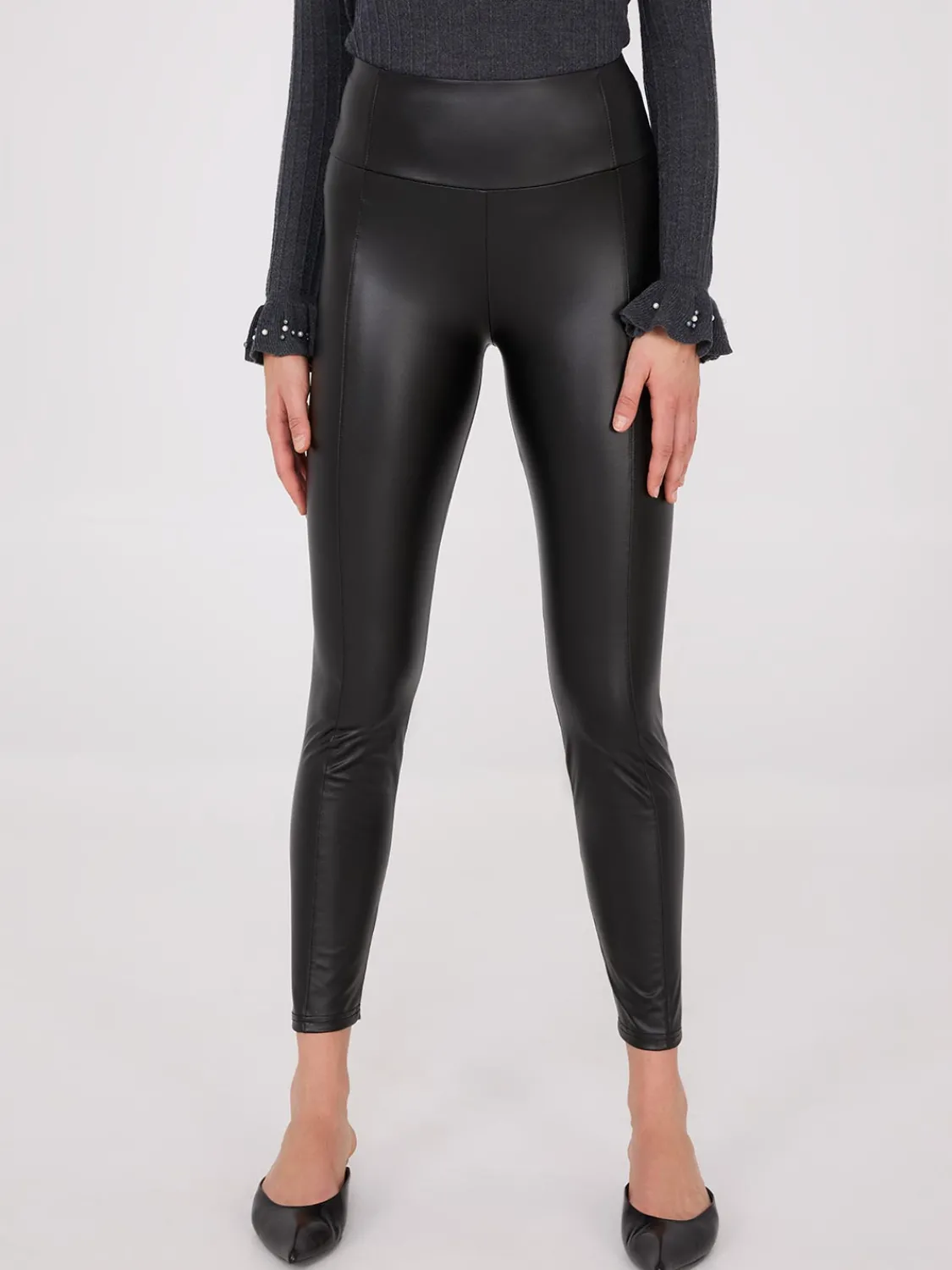 Suzy Shier Leggings & Sweatpants>Faux Leather Leggings With Seam Details