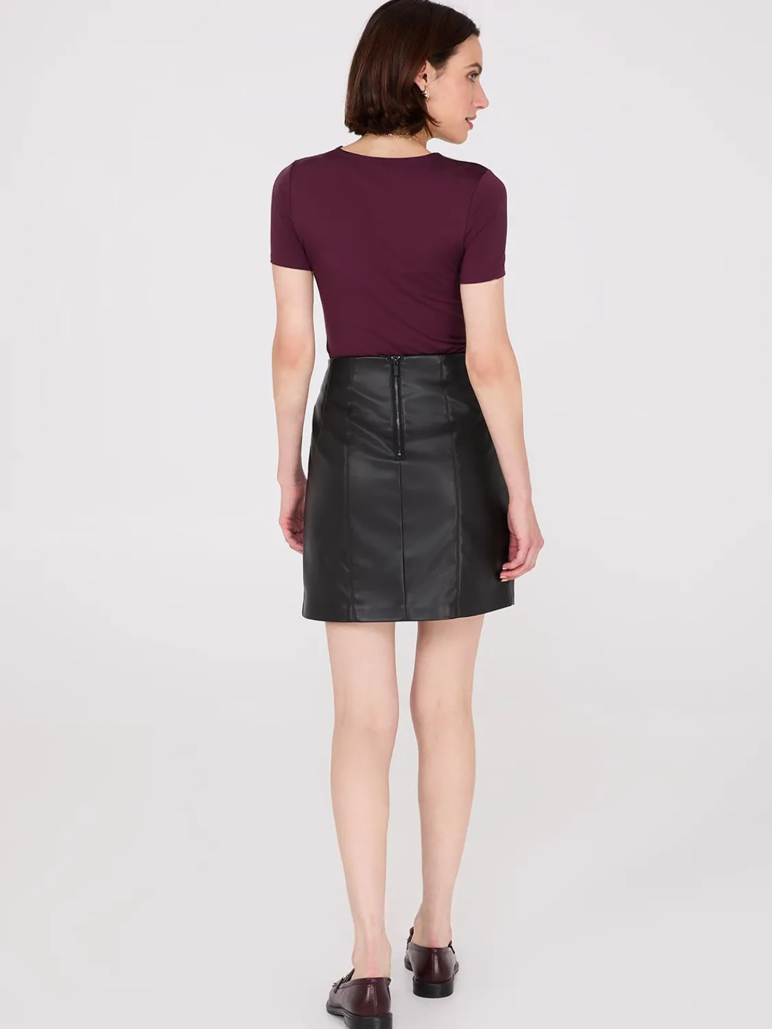 Suzy Shier Skirts>Faux Leather Mini Skirt