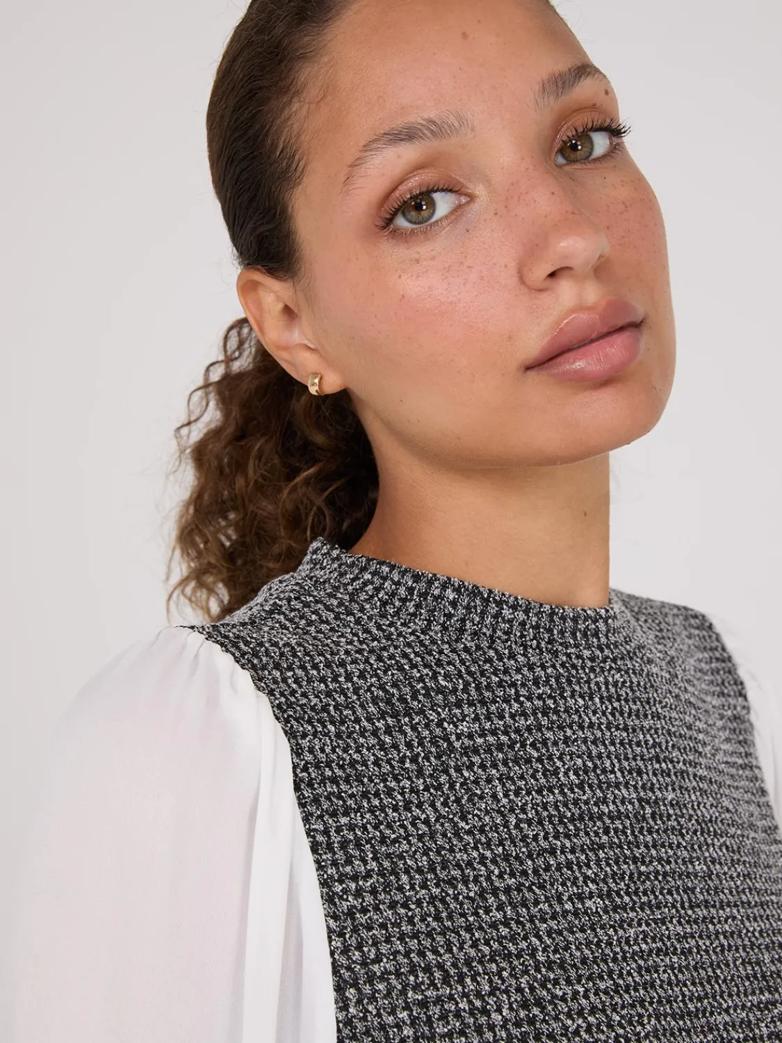 Suzy Shier Tops|Long Sleeve>2-Fer Boucle Vest With Long Sleeve Top