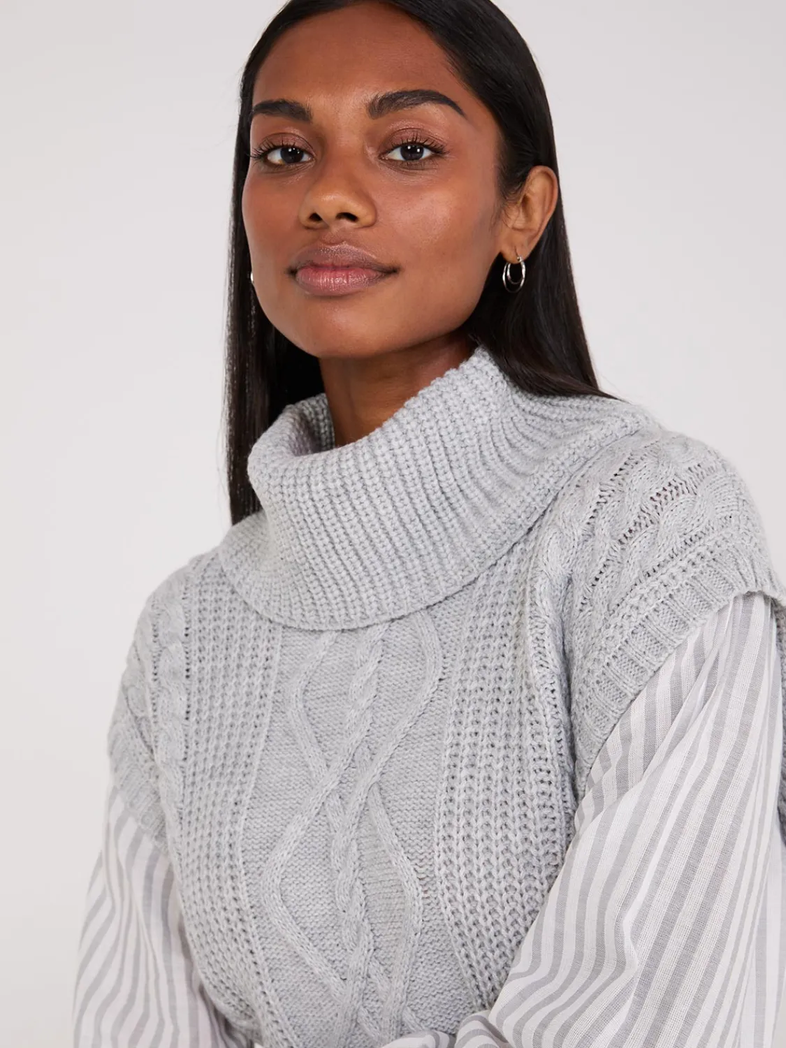 Suzy Shier Long Sleeve|Sweaters & Cardigans>2-Fer Cable Knit Vest With Striped Blouse