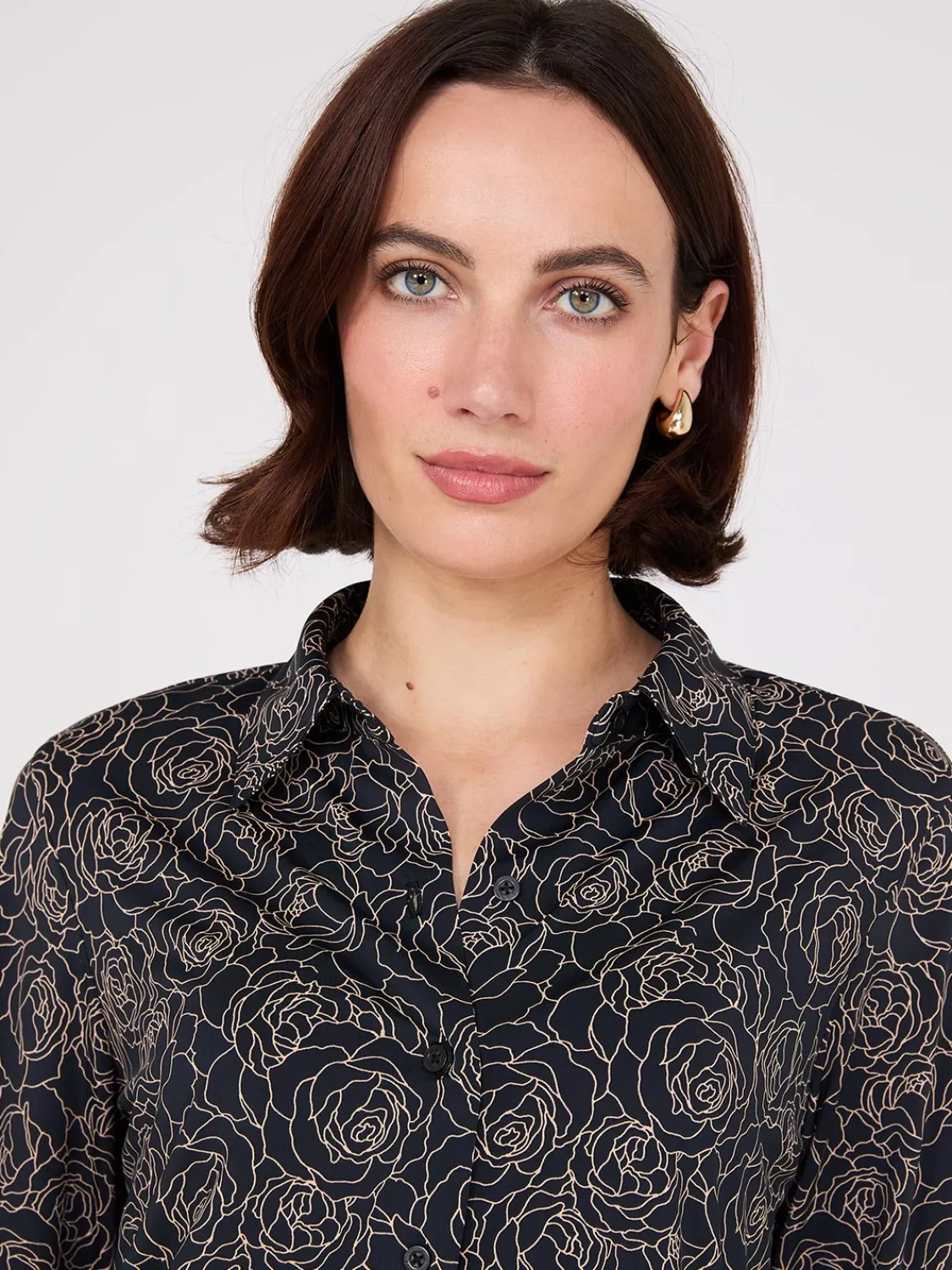Suzy Shier Tops|Long Sleeve>Floral Print Button-Front Classic Blouse
