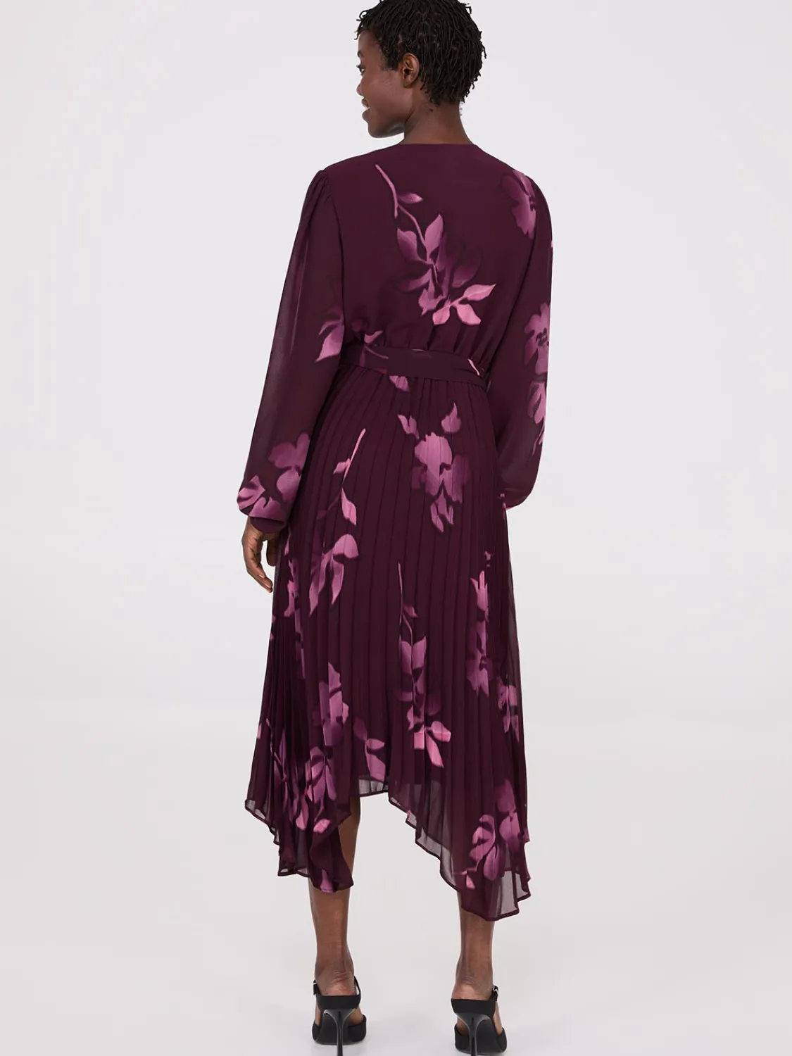 Suzy Shier Midi & Maxi>Floral Print Crossover Handkerchief Hem Dress