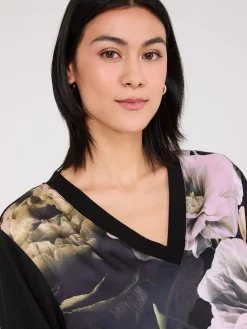 Suzy Shier Long Sleeve>Floral Print Front V-Neck Top