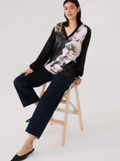 Suzy Shier Long Sleeve>Floral Print Front V-Neck Top