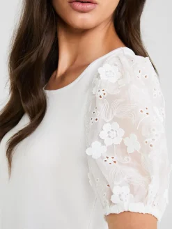 Suzy Shier Tops|Short Sleeve>Flower Embroidered Eyelet Sleeve Top