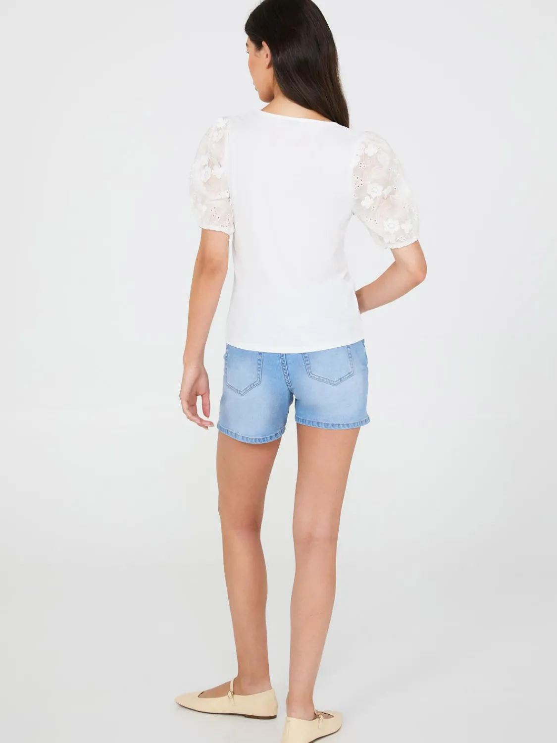 Suzy Shier Tops|Short Sleeve>Flower Embroidered Eyelet Sleeve Top