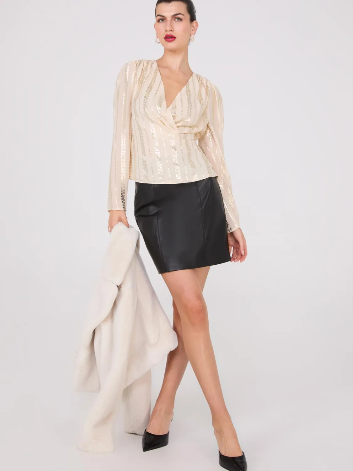Suzy Shier Tops|Long Sleeve>Foil Floral Print Cross-Front Top