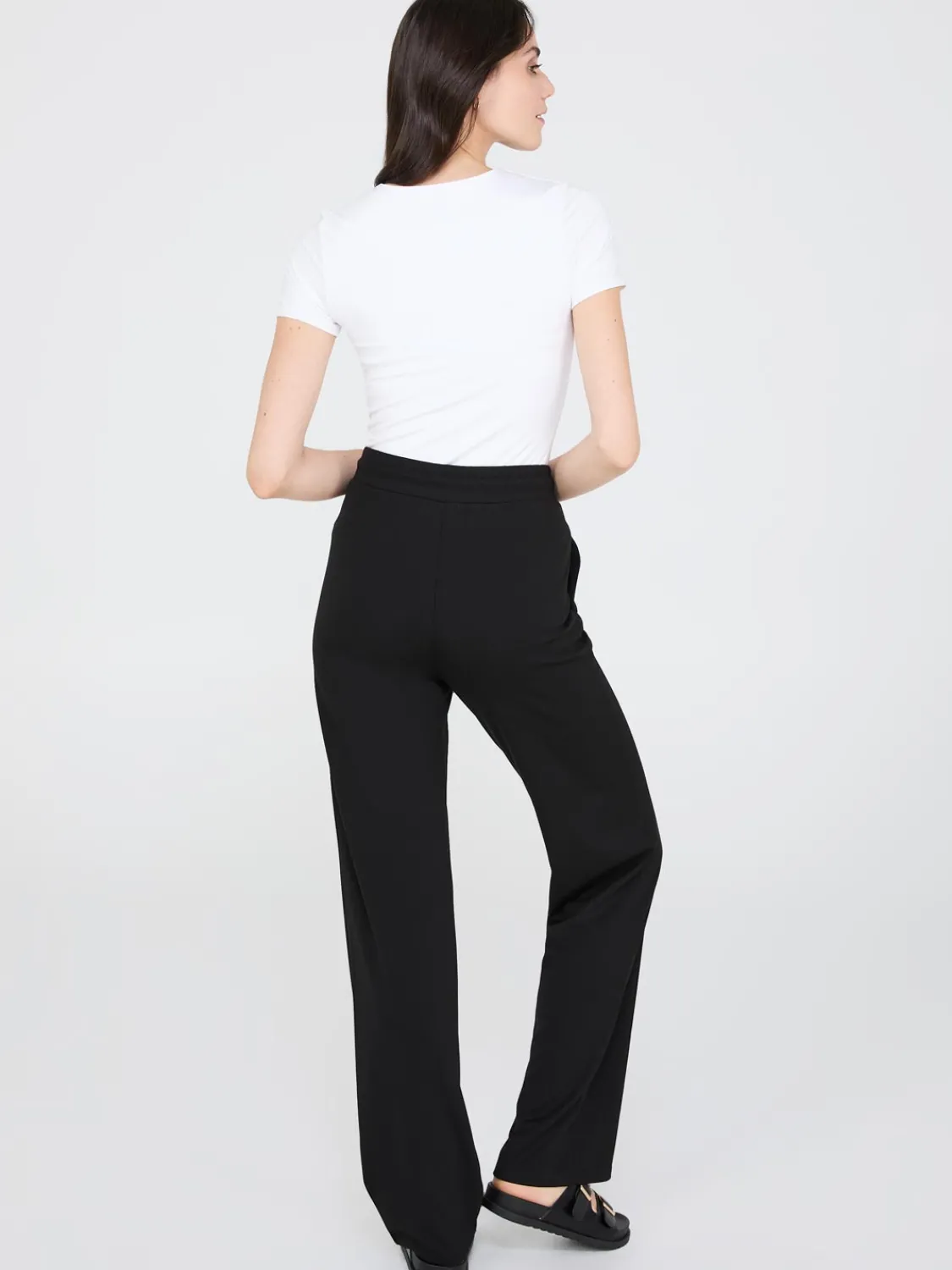 Suzy Shier Pants>Front Pintuck Wide-Leg Pants