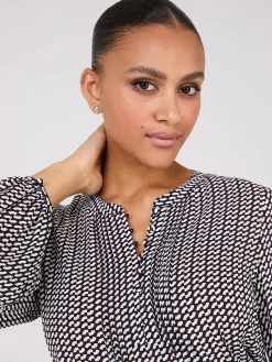 Suzy Shier Tops|Long Sleeve>Geo Print Pintuck Popover Blouse