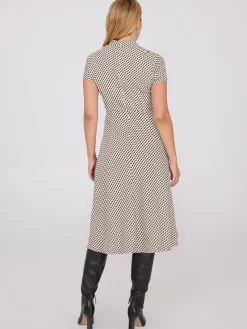 Suzy Shier Midi & Maxi><noscript><img width=