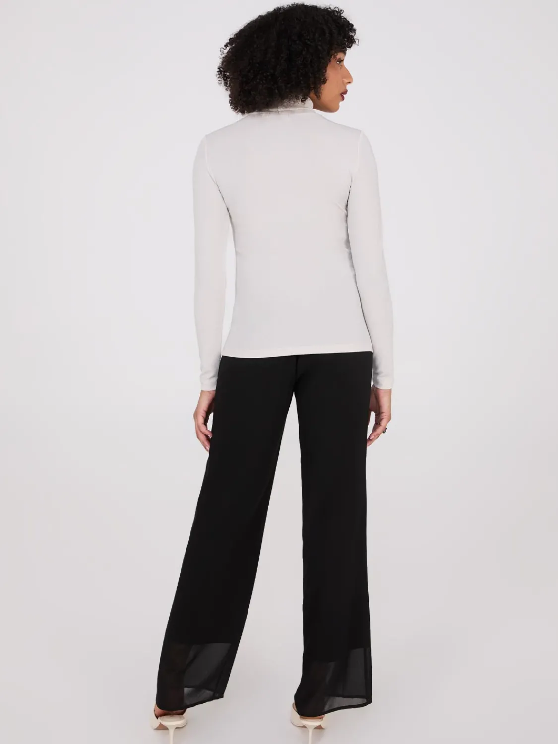 Suzy Shier Long Sleeve>Glitter Turtleneck Top