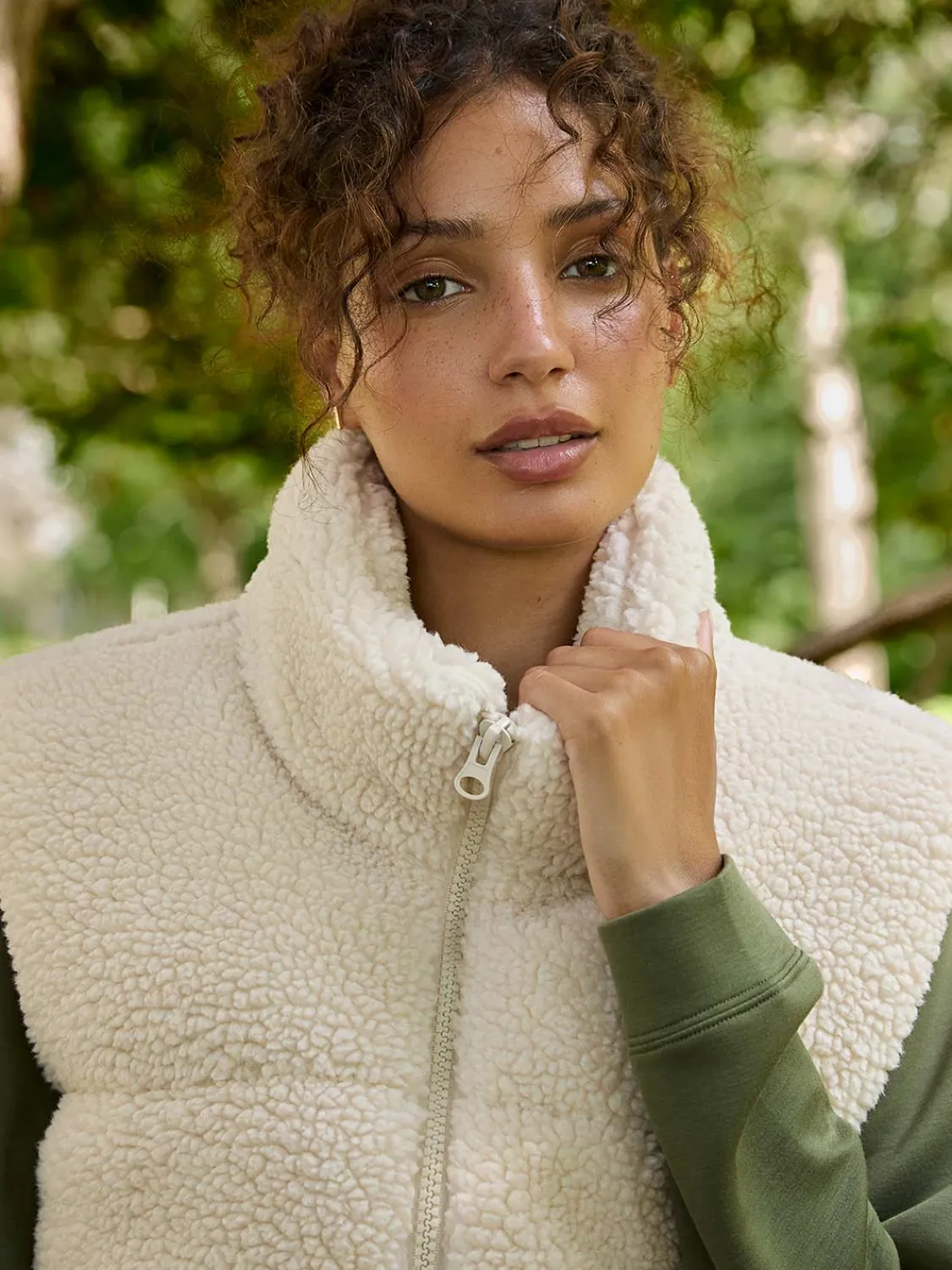 Suzy Shier Puffers & Jackets|Puffers & Jackets>High Collar Sherpa Vest
