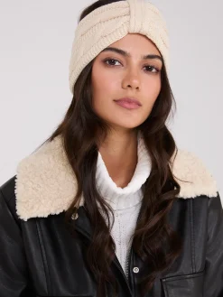 Suzy Shier Hats & Scarves & Gloves><noscript><img width=