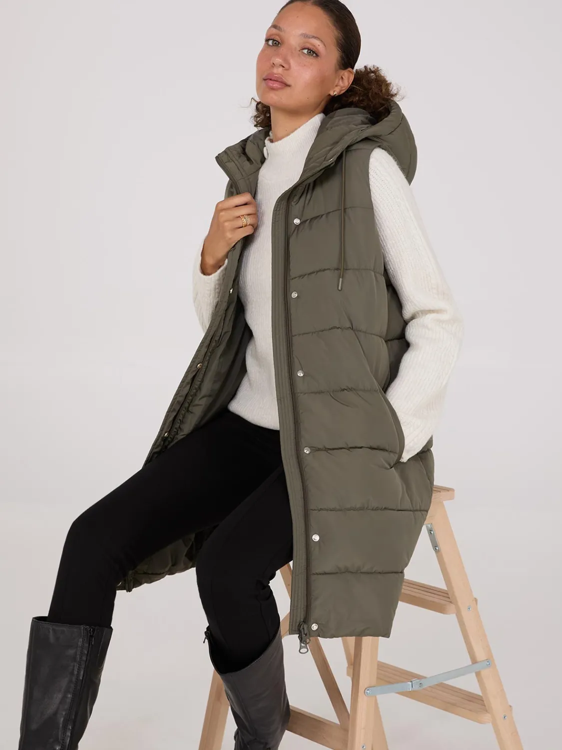 Suzy Shier Puffers & Jackets|Puffers & Jackets>Long Hooded Puffer Vest