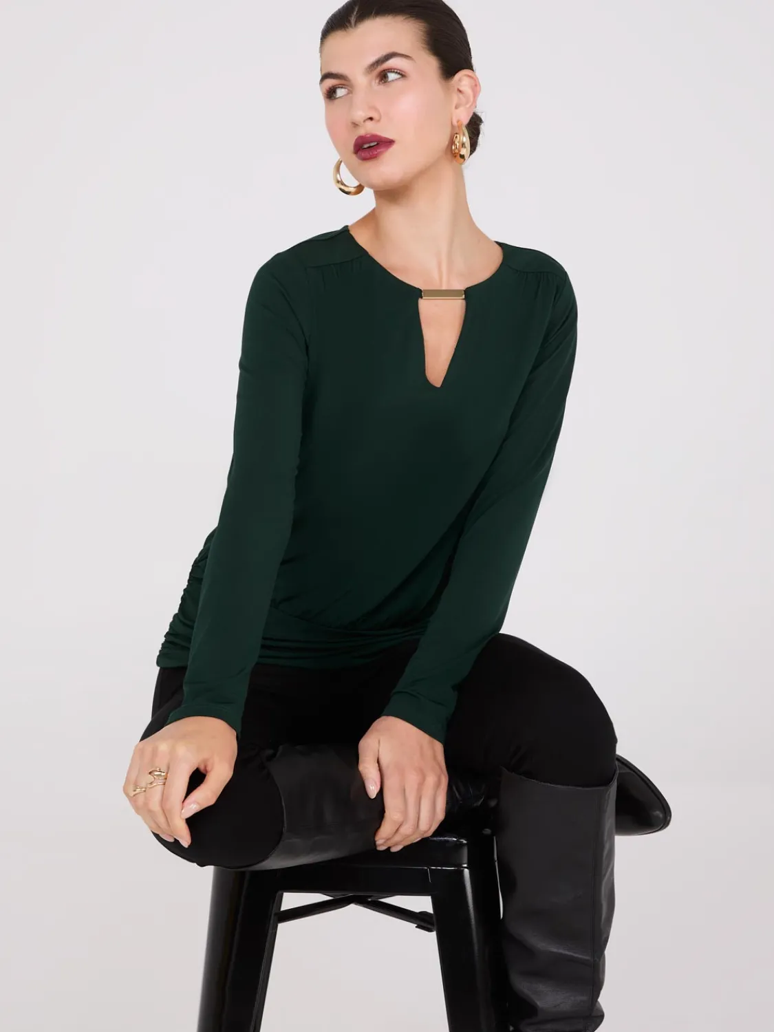 Suzy Shier Long Sleeve|Fashion Tops>Long Sleeve Top With Metal Bar Detail
