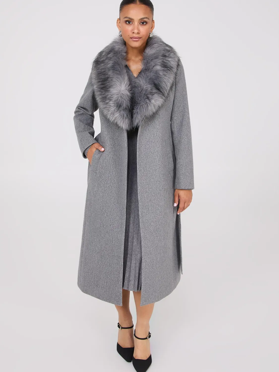 Suzy Shier Coats|Coats>Long Wrap Coat With Faux Fur Collar