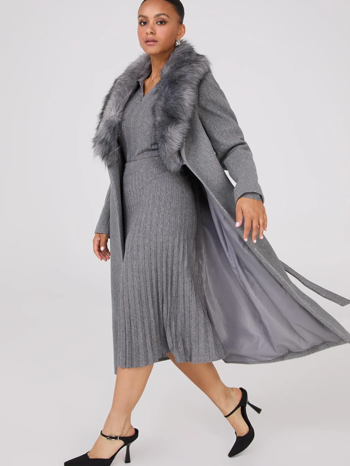Suzy Shier Coats|Coats>Long Wrap Coat With Faux Fur Collar